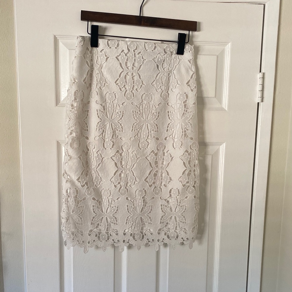 H&M Cream Lace Pencil Skirt